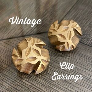 Vintage Carved Matte Gold-tone Clip Earrings, Round